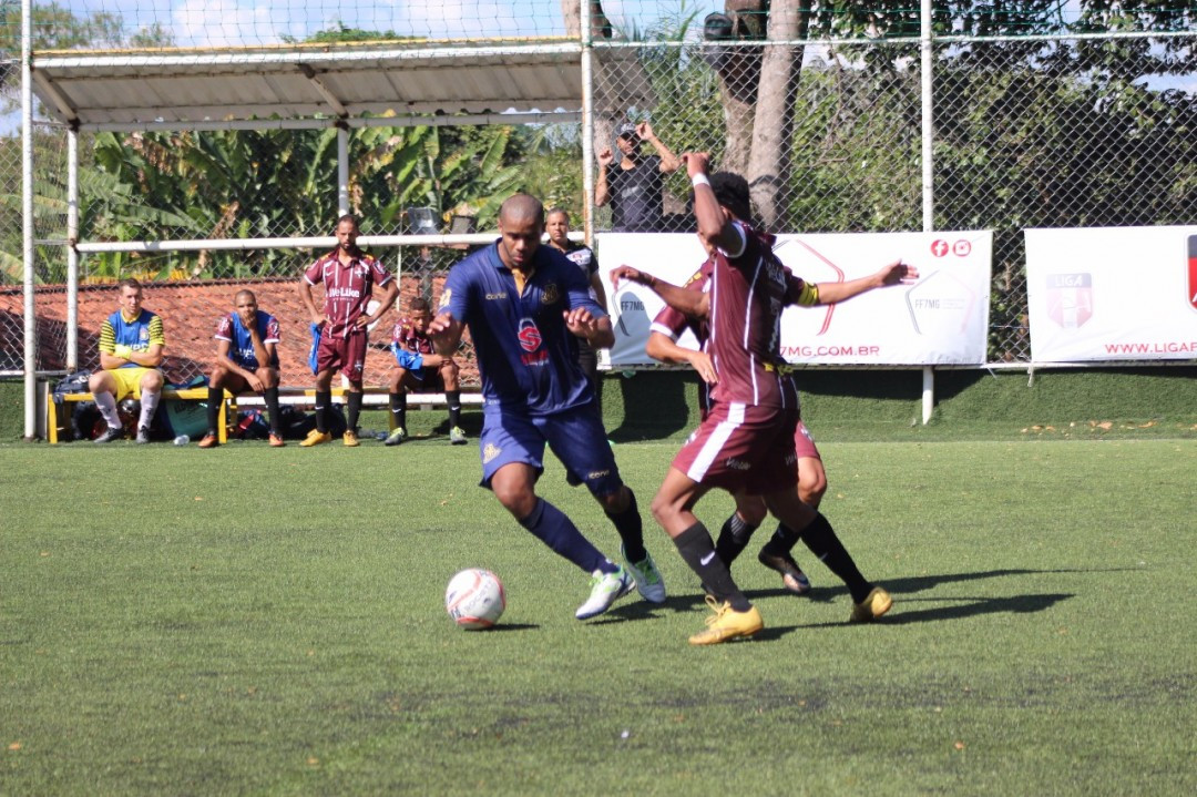 EM JOGO EQUILIBRADO, MANÍACOS VENCE E COMPLICA A VIDA DO BAIXADA