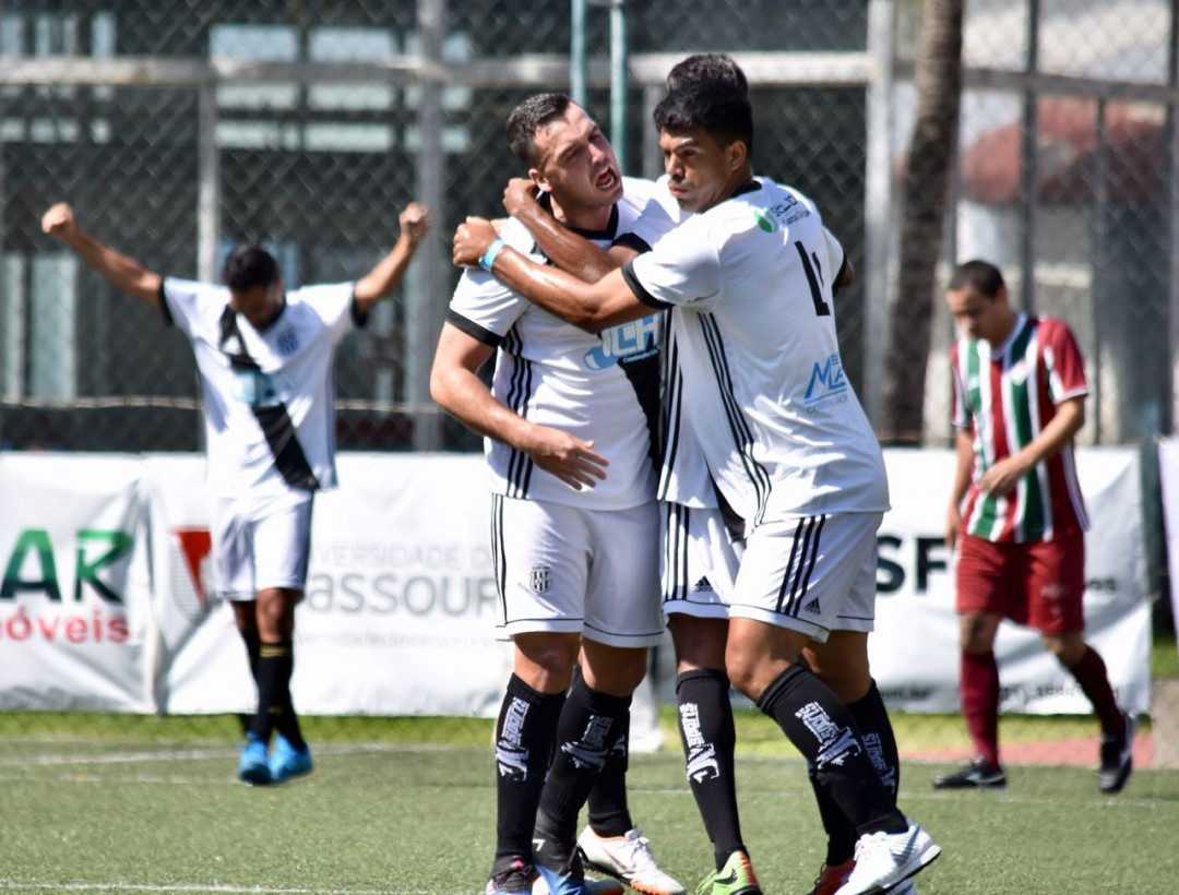 PONTE PRETA VENCE FLUMINENSE NO RIO-SãO PAULO