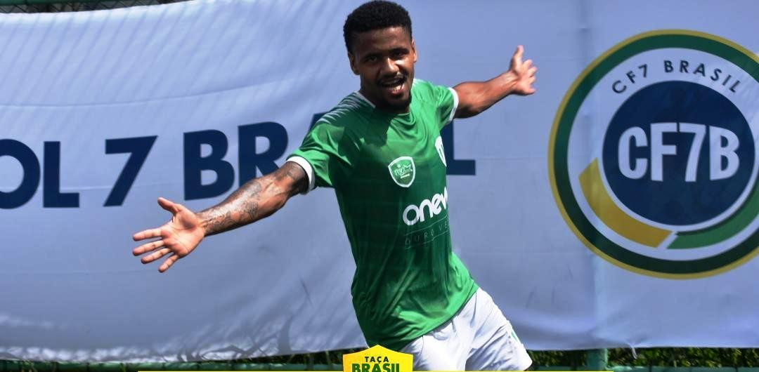 OURO VERDE DESPACHA REBELDIõES COM GOLEADA